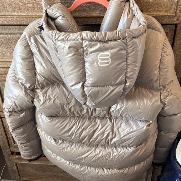 Aritzia Super Puff in Hi Gloss Taupe - Picture 6 of 6